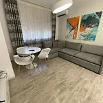Boutique 3 - Cozy Central 1-Bedroom